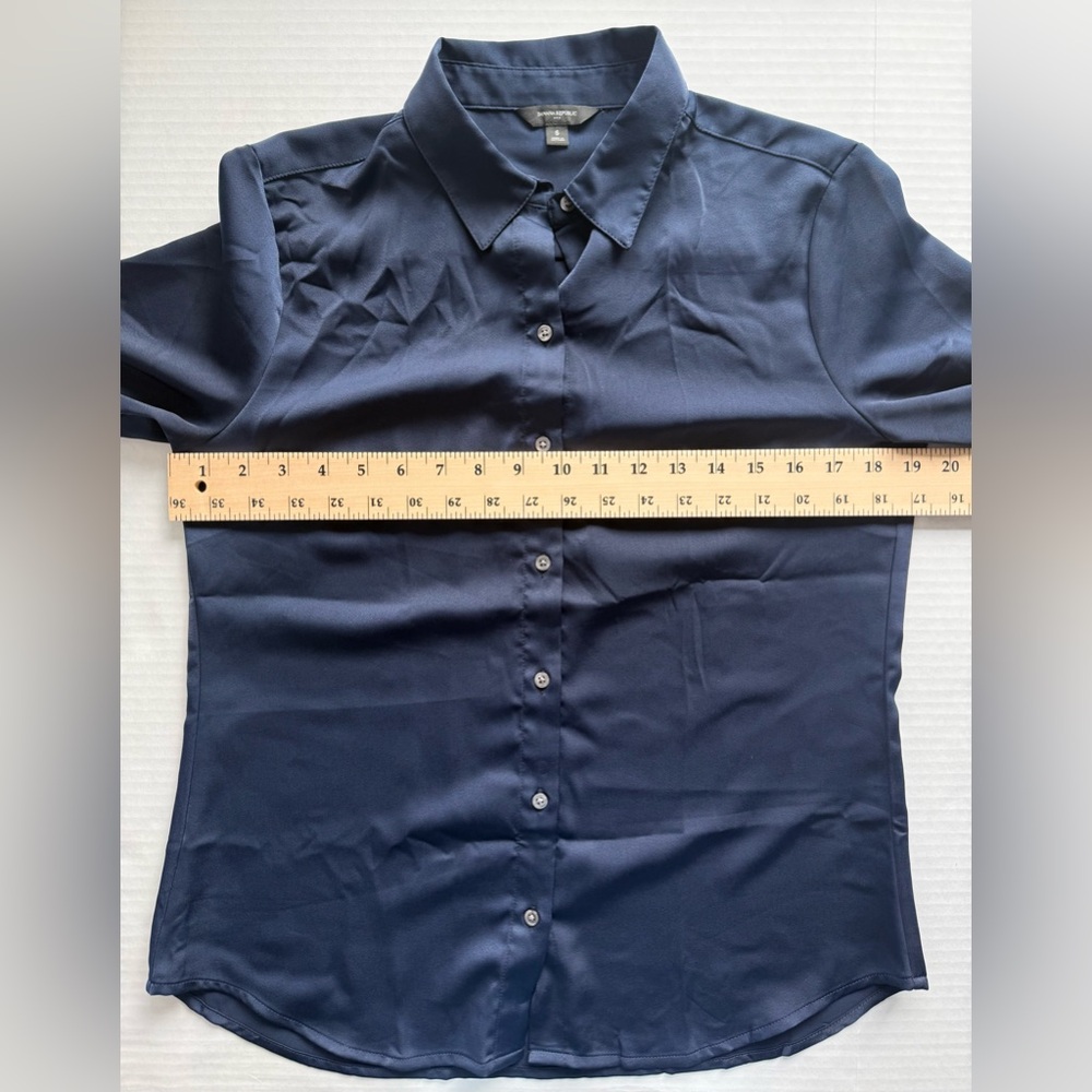 Banana Republic Silky Classic Shirt Button-Up Preppy Navy Size S - Picture 7 of 11